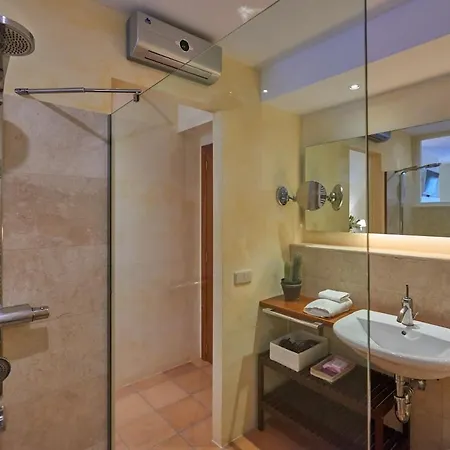 Villa Olivers Antibes * 昂蒂布